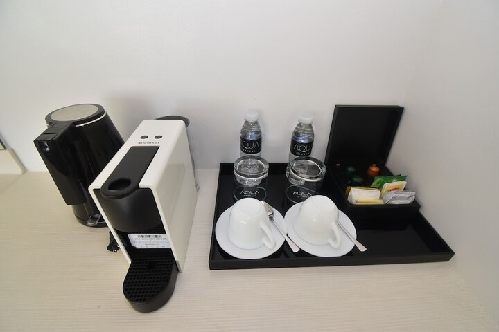 Breakfast/Coffee Service 66 of 120