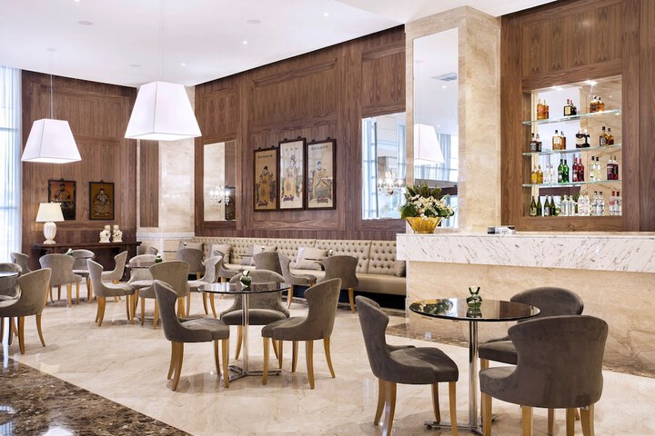 Lounge 69 of 81