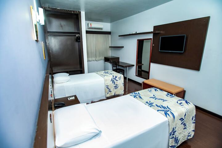 Room 13 of 77
