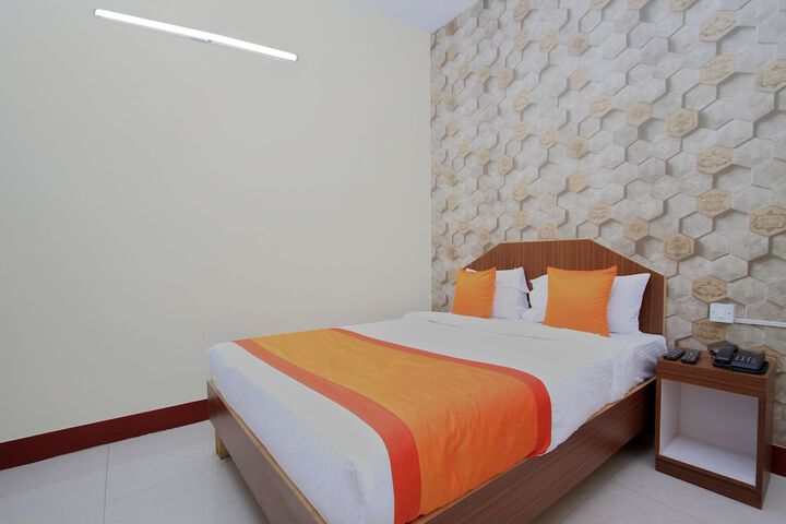 Room 5 of 9