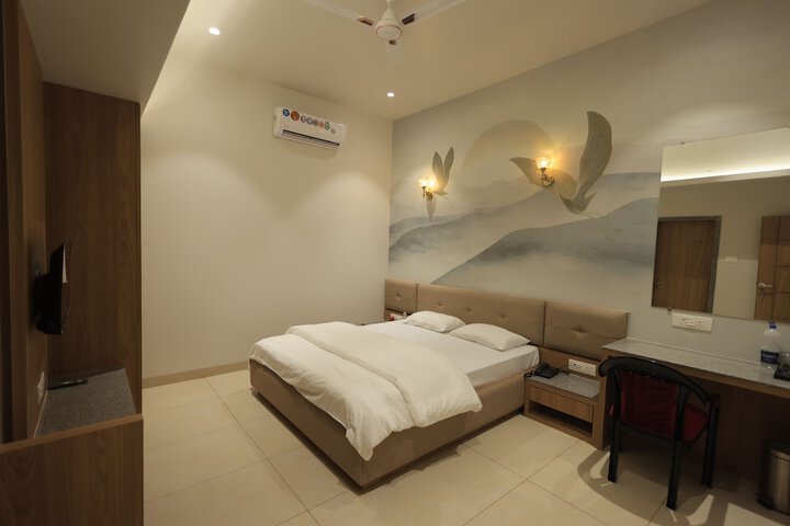 Room 14 of 65