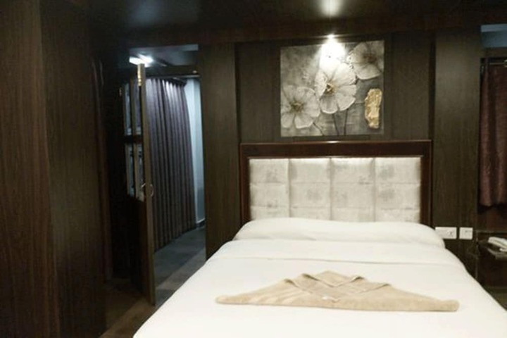 Room 49 of 65