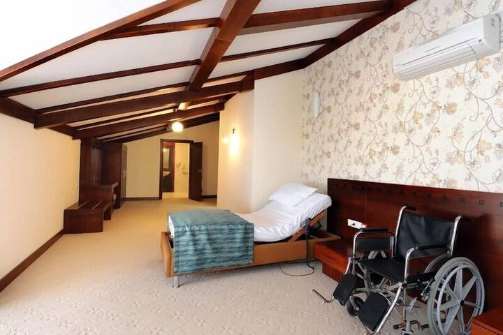 Room 13 of 49