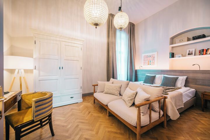 Room 47 of 104