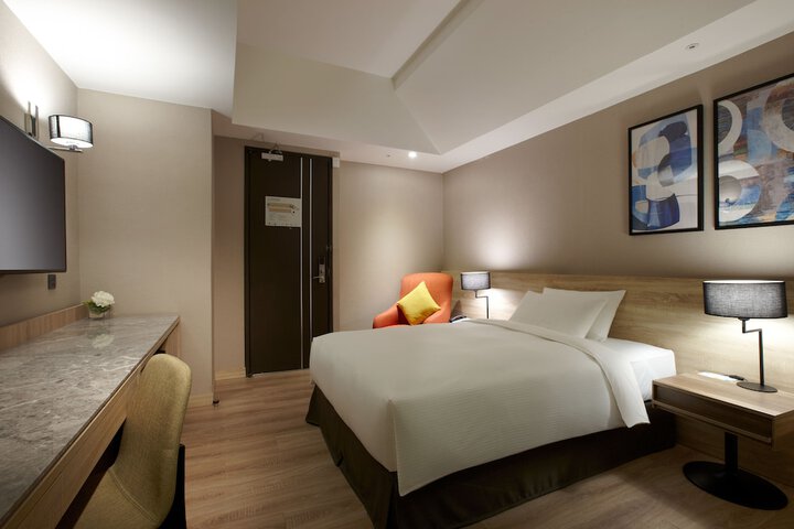 Room 37 of 63