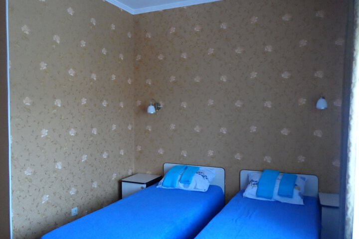 Room 16 of 23