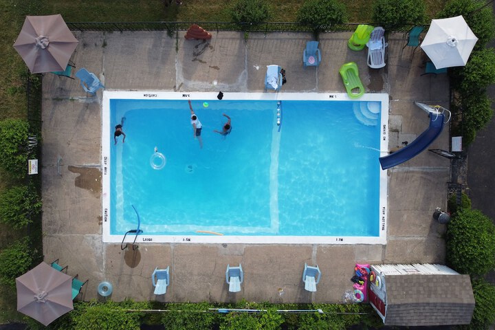 Hotel Pool