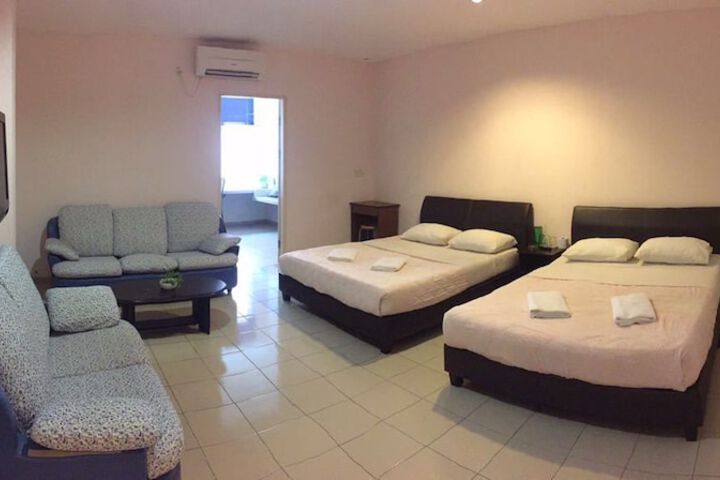 Room 3 of 37