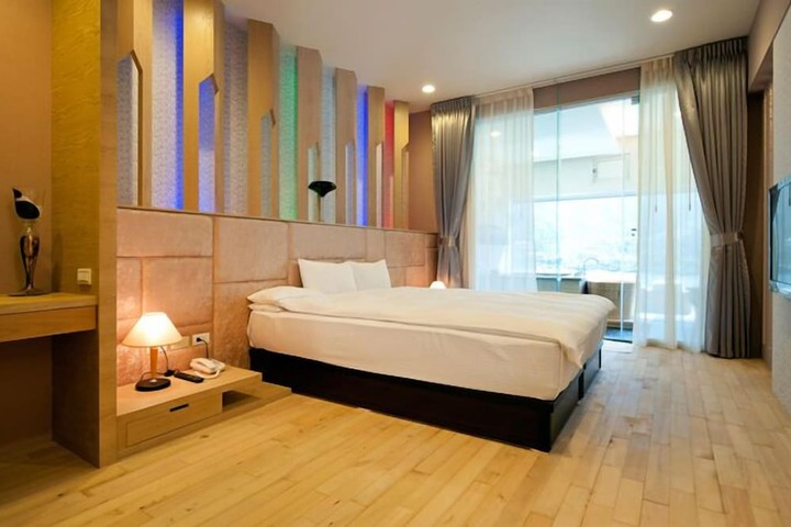 Room 18 of 67