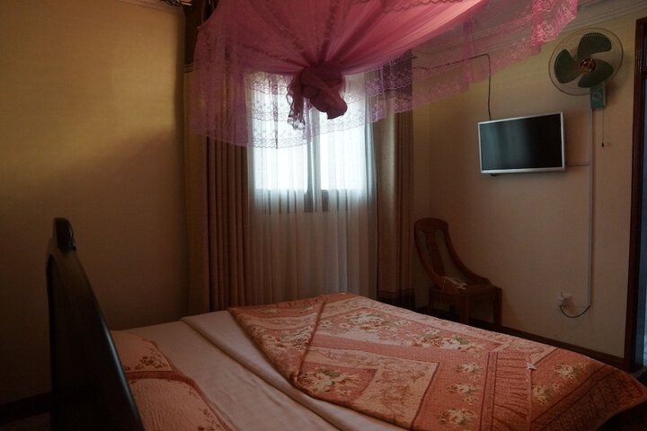 Room 11 of 86