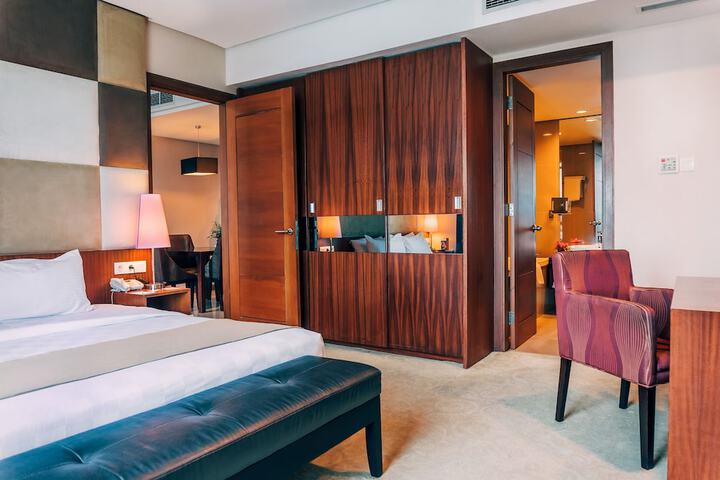 Room 3 of 43