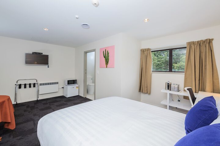 Room 8 of 24