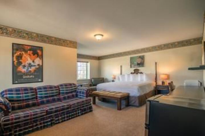 Room 4 of 25