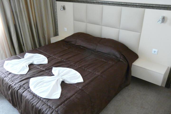 Room 53 of 99