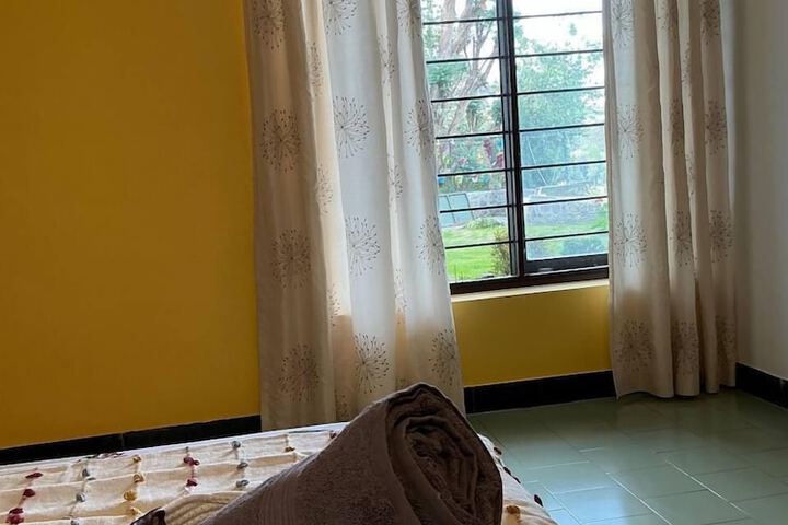 Room 3 of 28