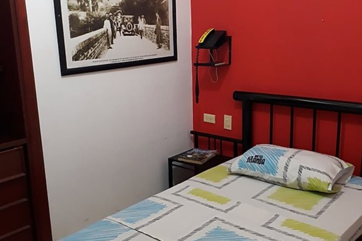 Room 5 of 11