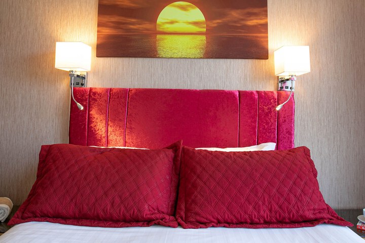 Room 23 of 128