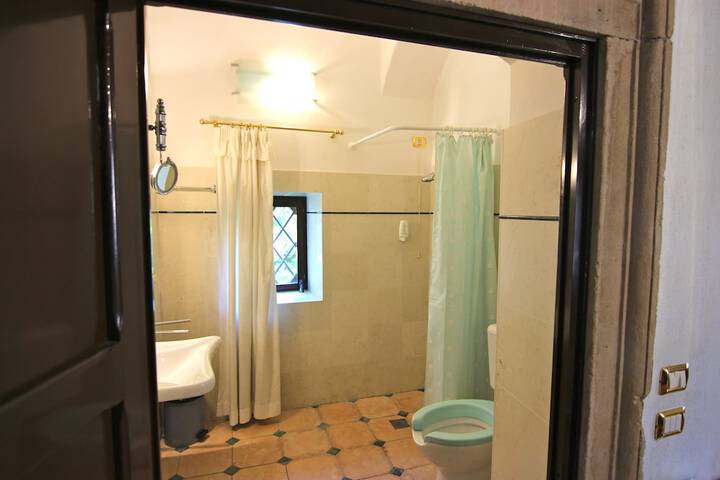 Room 117 of 175