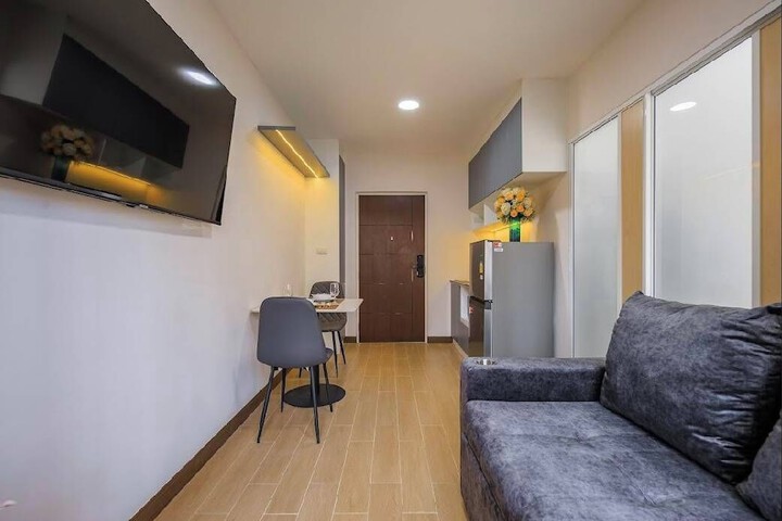 Room 9 of 17