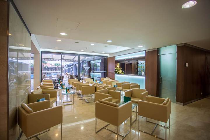 Lounge 46 of 55
