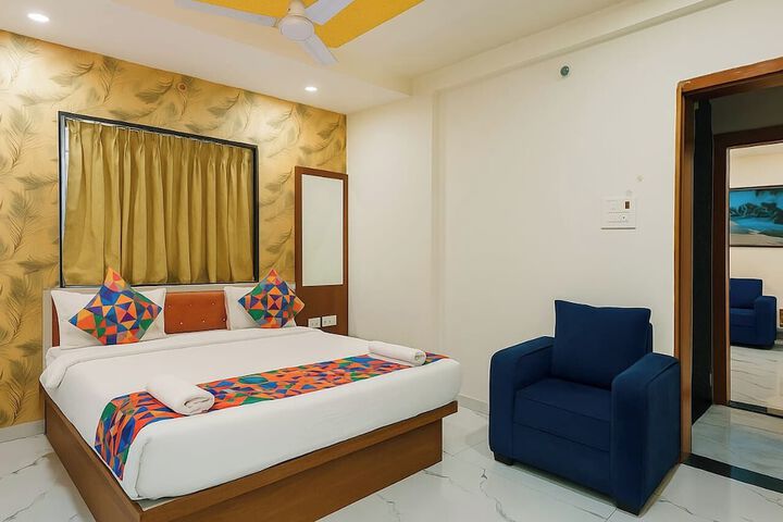Room 12 of 26