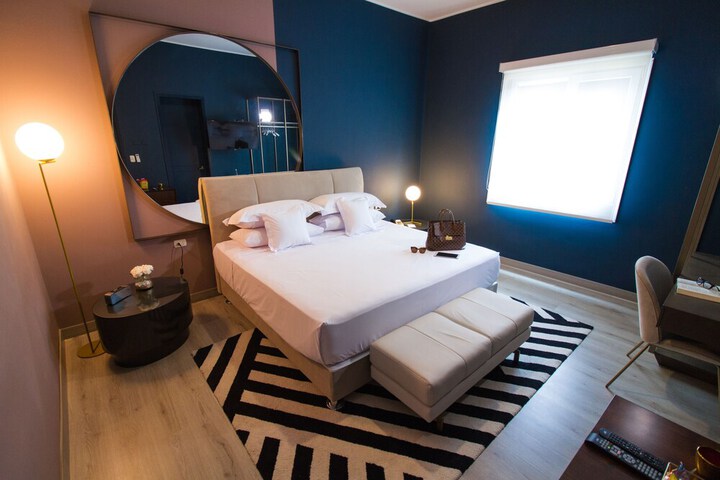 Room 13 of 49