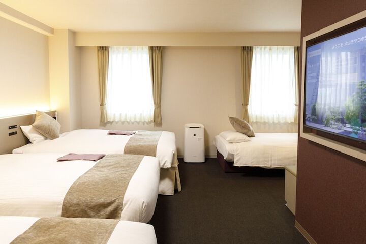 Room 10 of 48