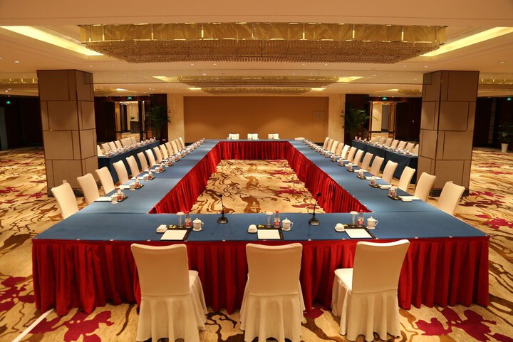 Ballroom/Hall 39 of 45