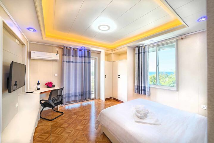 Room 2 of 87