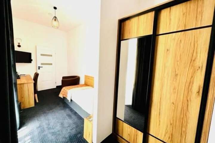 Room 5 of 52
