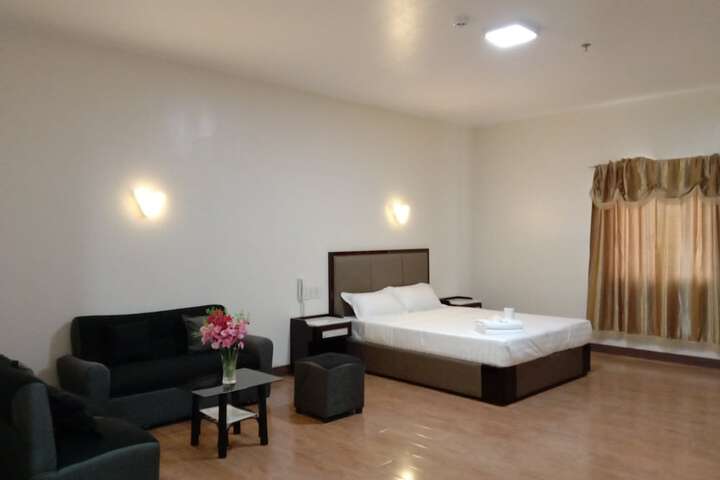 Room 17 of 40