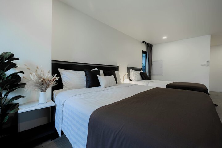 Room 26 of 39