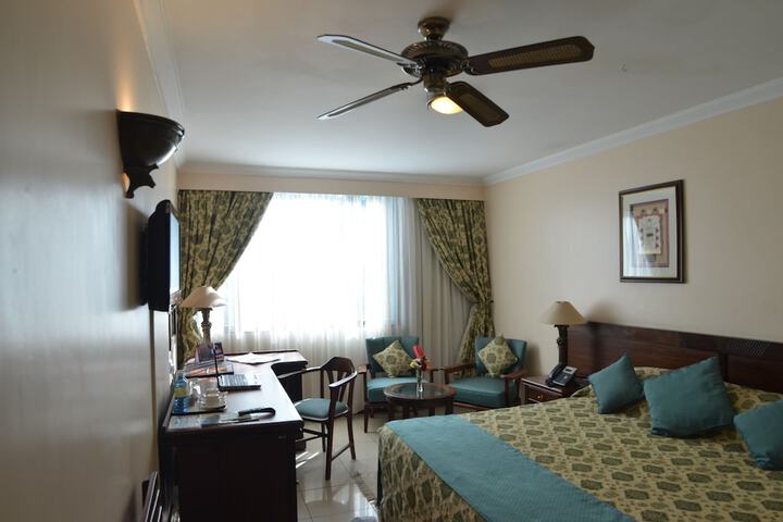 Room 5 of 42