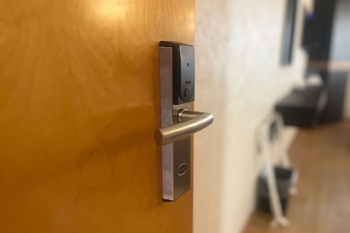 Room 13 of 40