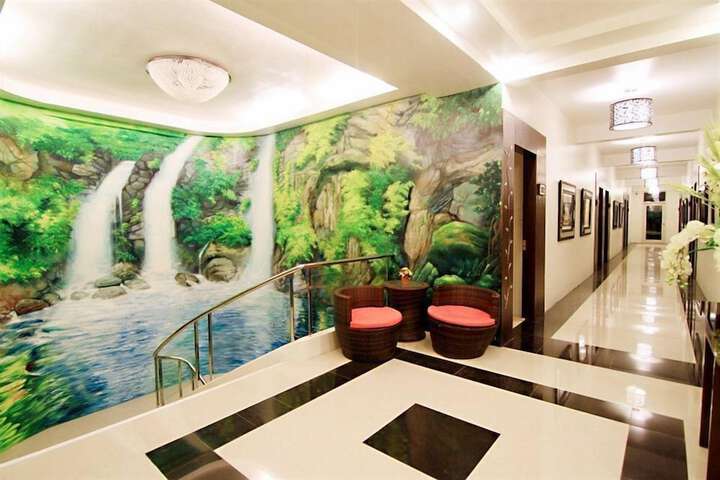 Ballroom/Hall 12 of 12