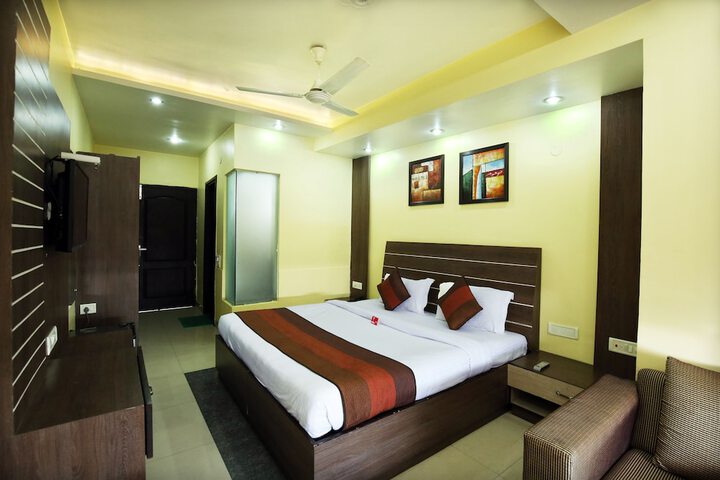 Room 12 of 31