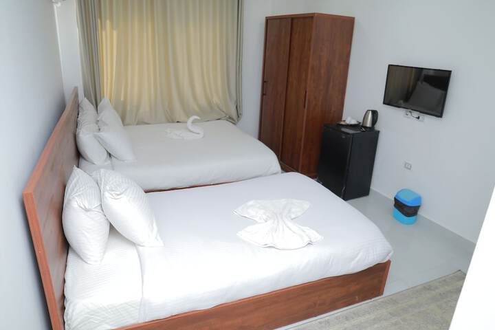 Room 8 of 48