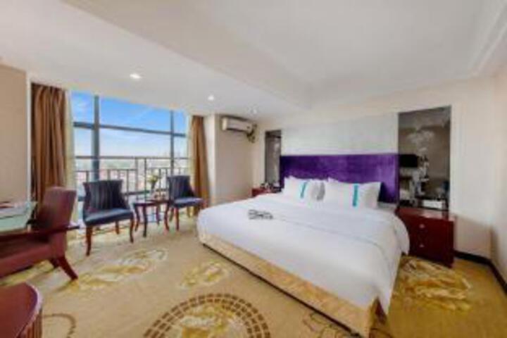 Room 5 of 7