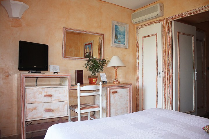 Room 12 of 47