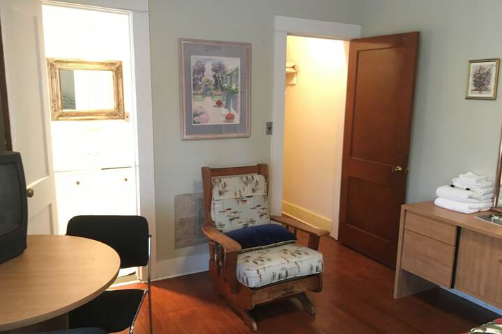 Room 51 of 246