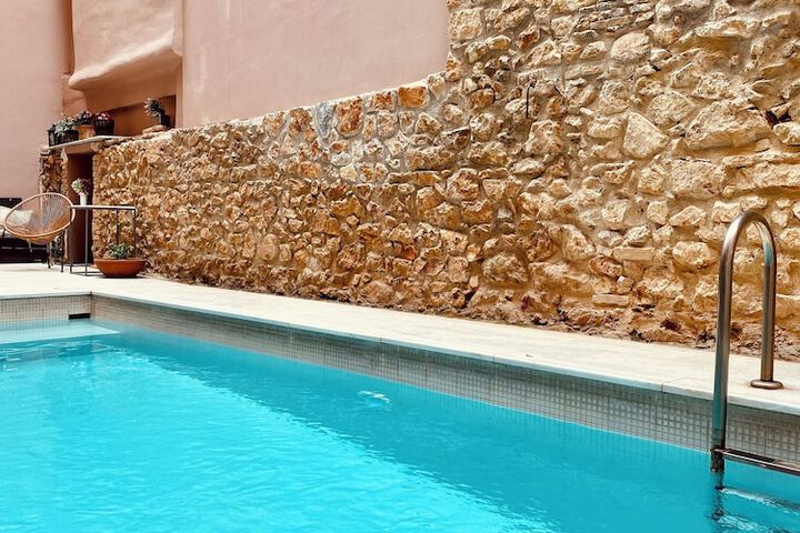 Pools & Facilities