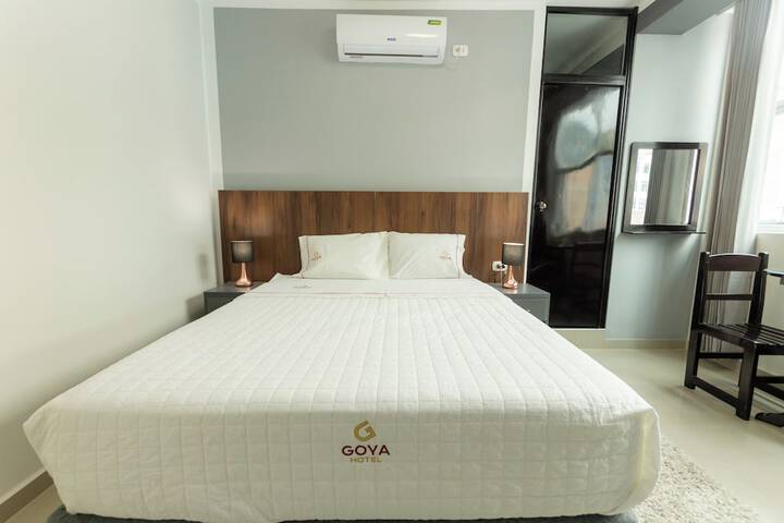 Room 10 of 65