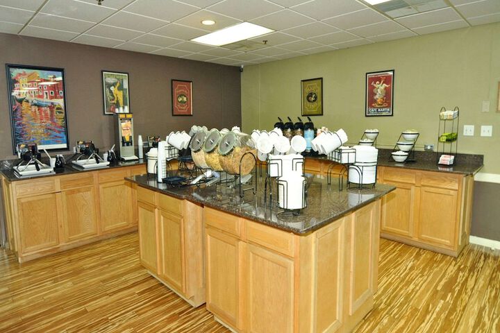 Breakfast area