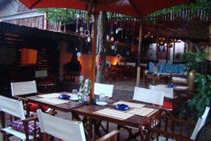 Dining 6 of 27