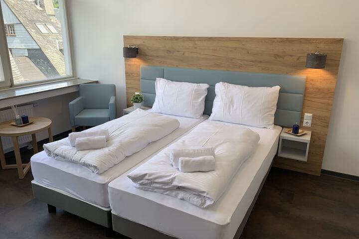 Room 3 of 20