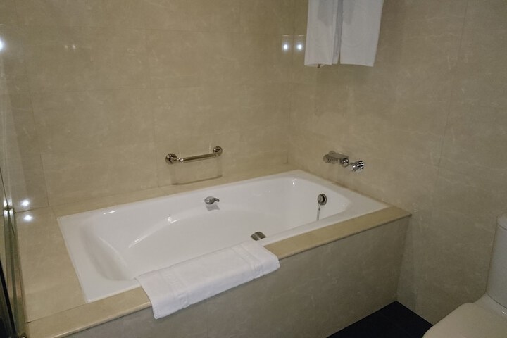 Room 28 of 54