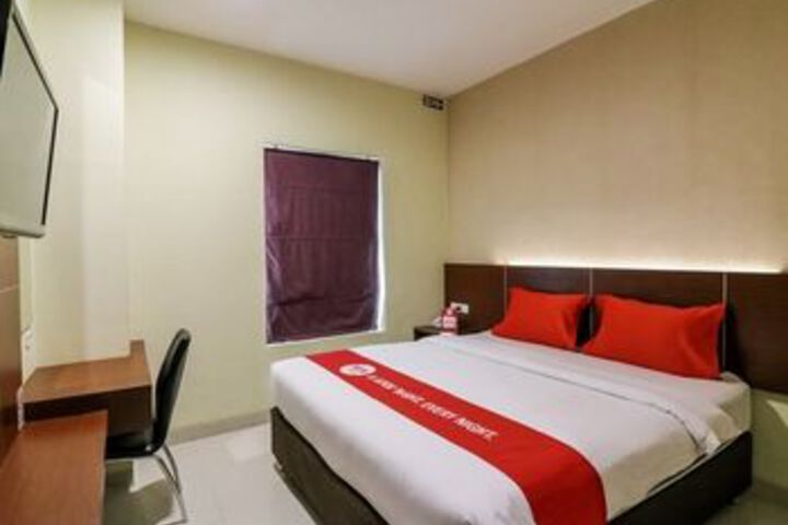 Room 53 of 80