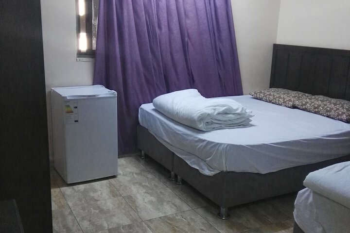 Room 12 of 40