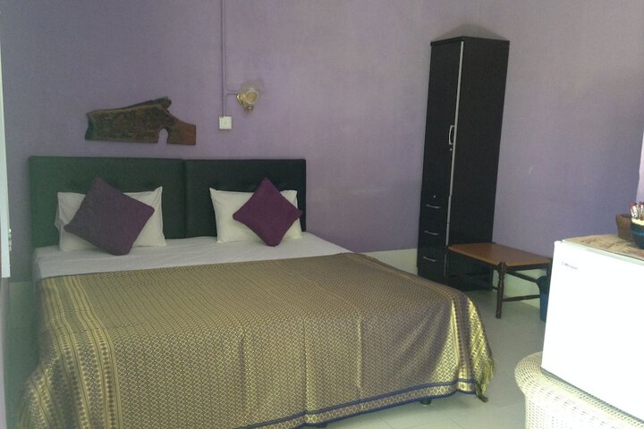 Room 5 of 42