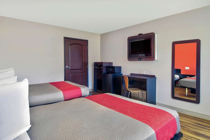 1 Queen Bed ADA Accessible Roll in Shower (7 of 10)